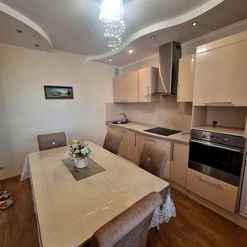 Пропонується  в оренду 3-х кімнатна  по вул. Харківське шосе, 56