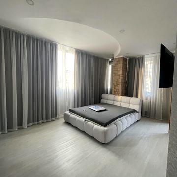 Єжи Ґедройця вул. (Тверська), 2