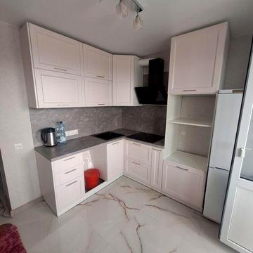 Продаж 2-кімнатної квартири по вул. П. Куліша 11. Метро Лівобережна