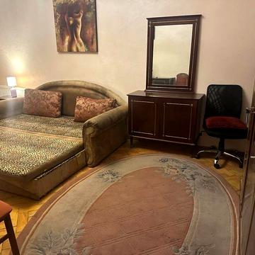 Вул. Ялтинська 22. 3 кімнати. 3 поверх.