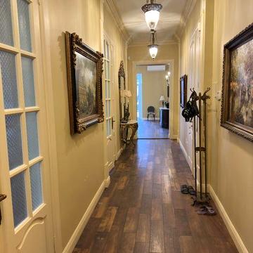 Четырехкомнатная   квартира, центр города, Екатериненская . Продам .