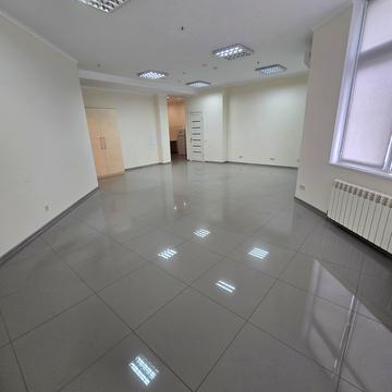 Дніпровська набережна вул., 25-Б