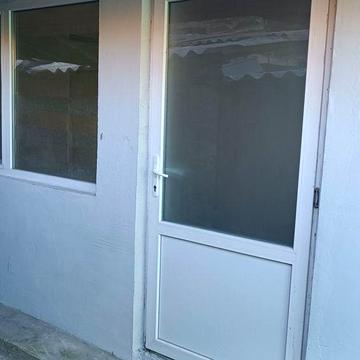 Сдам небольшую двушку в центре.