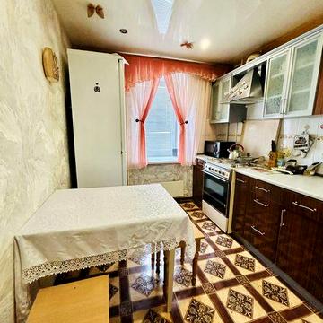 Продам однокімнатну квартиру в цегляному будинку.