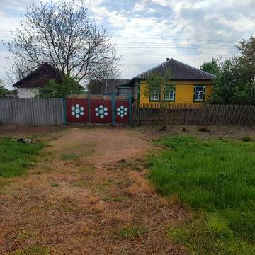 Продається добротний будинок в с.Любовичі.
