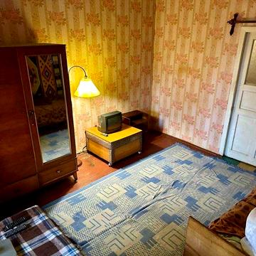 Продає 3-кімн сталінка на Червоній