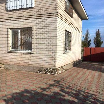 Продам будинок з земельною ділянкою