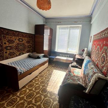 Здам квартиру в центрі міста по червоній лінії  98 кв. Власник