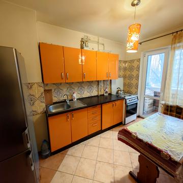 Академіка Корольова вул., 5