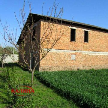 Незавершений будівництвом будинок