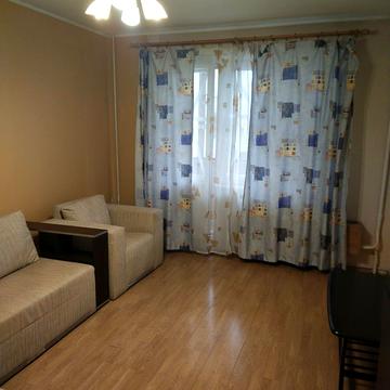 Лариси Руденко вул., 7