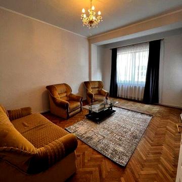 Затишна 2-х кімнатна квартира в історичному центрі міста !!!