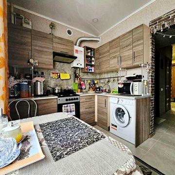 Продаж 2к сталінки, світлої і затишної вул.Робоча