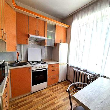 2-кімнатна квартира з меблями і технікою, п-т Перемоги