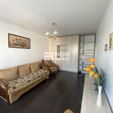 Каштанова вул., 5