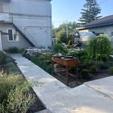 Продам дом,2-х. этажный, с большим приватиз. участком 68 сот.