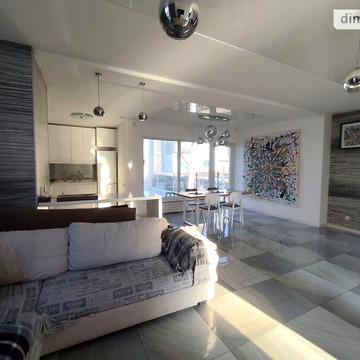 Продаж 3к Дім Набережна Перемоги вулиця