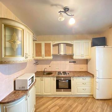 Андрія Аболмасова вул. (Панельна), 7