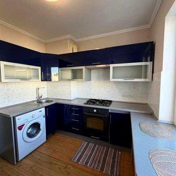 Продаж 2-ної квартири, 4й мікрорайон.