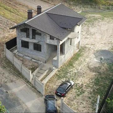 Продам двохповерховий будинок