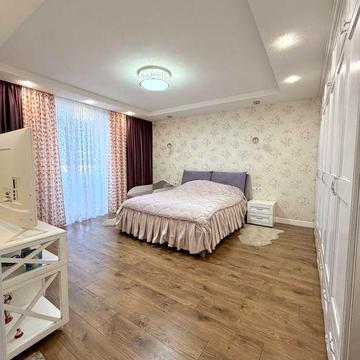 В продажу Сучасна квартира в самому центрі міста в Новобудові