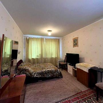 Простора 3к квартира з окремими кімнатами