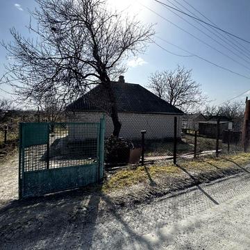 Продам Дом , в Петоикрвке ;Каменское 20 км ;Днепр 40 км.