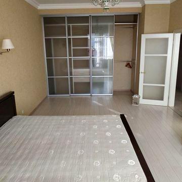 Сдам отличную квартиру в ЖК" Семь Самураев".Свет не выключают!