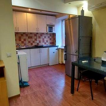 Оренда 1-кім.квартири біля метро Дорогожичі. вул.Глаголєвих 12.