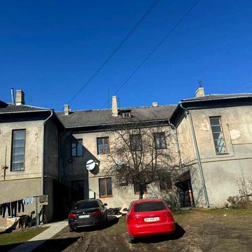 2-х кімнатна квартира, м. Жовква (центр)