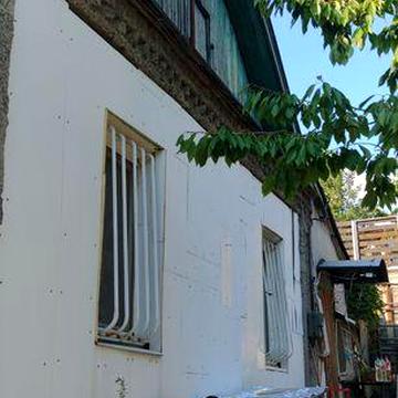 Продається приватний будинок із земельною ділянкою на вул. Канатна