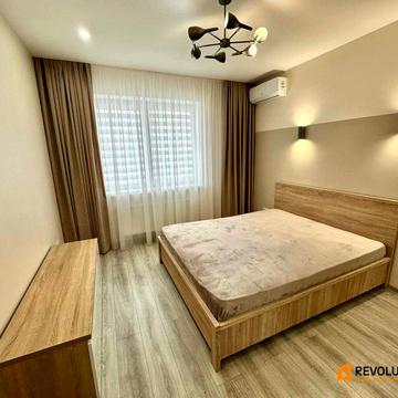 Героїв Небесної Сотні просп., 30/2