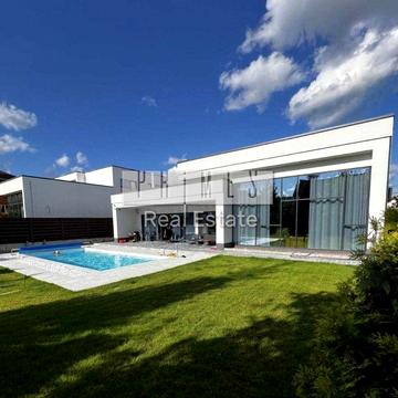 Аренда дома 320 м2 с бассейном Петропавловская Борщаговка