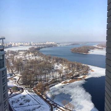 Оболонська набережна вул., 1