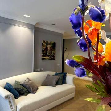 Здам 3-кім квартиру в ЖК Венеція. Ремонт , меблі. Можна з тваринами .