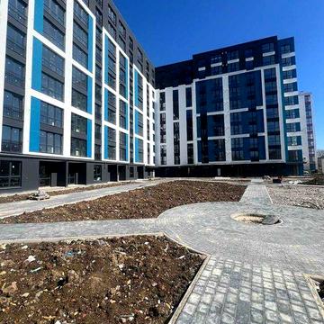 3 кім квартира  великий відкритий балкон вул. Довженка