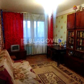 Продається 3 кімнатна квартира м.Київ, вул.Олега Мудрака 37а