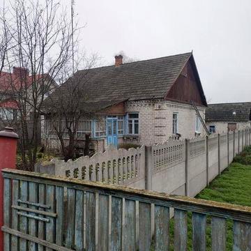 Продам будинок з ділянкою в Зарічанах
