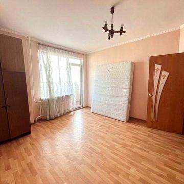 (3-55) Однокомнатная большая квартира на Высоцкого