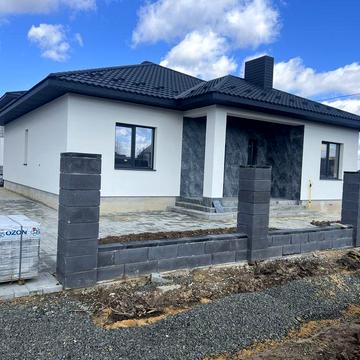 Будинок на стадіі будівництва Рованці