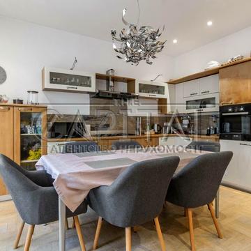 Назарівська вул. (Вєтрова), 25