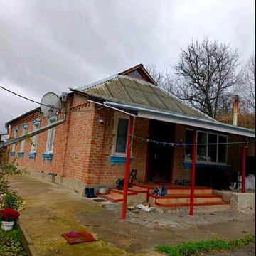 Продам цегляний будинок хата еко двір сільське господарство земля 4 га