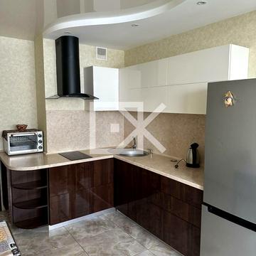 Воскресенська вул., 18-Б