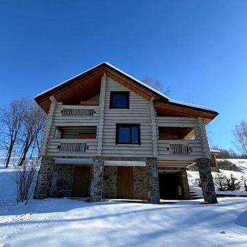 Ексклюзивний гірський будинок  в Карпатах