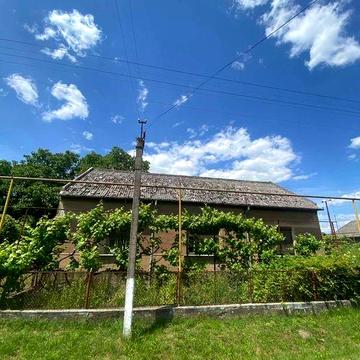 Продаж цегляного будинку , Ратовці