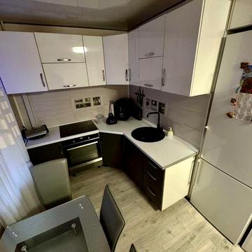 4 комнатная квартира с ремонтом и мебелью