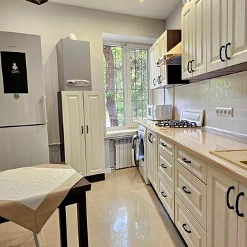 Двухкомнатная сталинка с ремонтом/ автономкой, пр. Гагарина-96 квартал