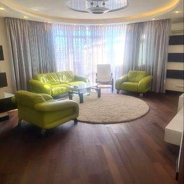 Квартира з євроремонтом, вул. Кубанської України 33а