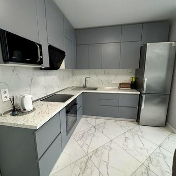 Академіка Сахарова вул., 9