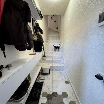 Продам просторный двухэтажный таунхаус по ул.Южной.